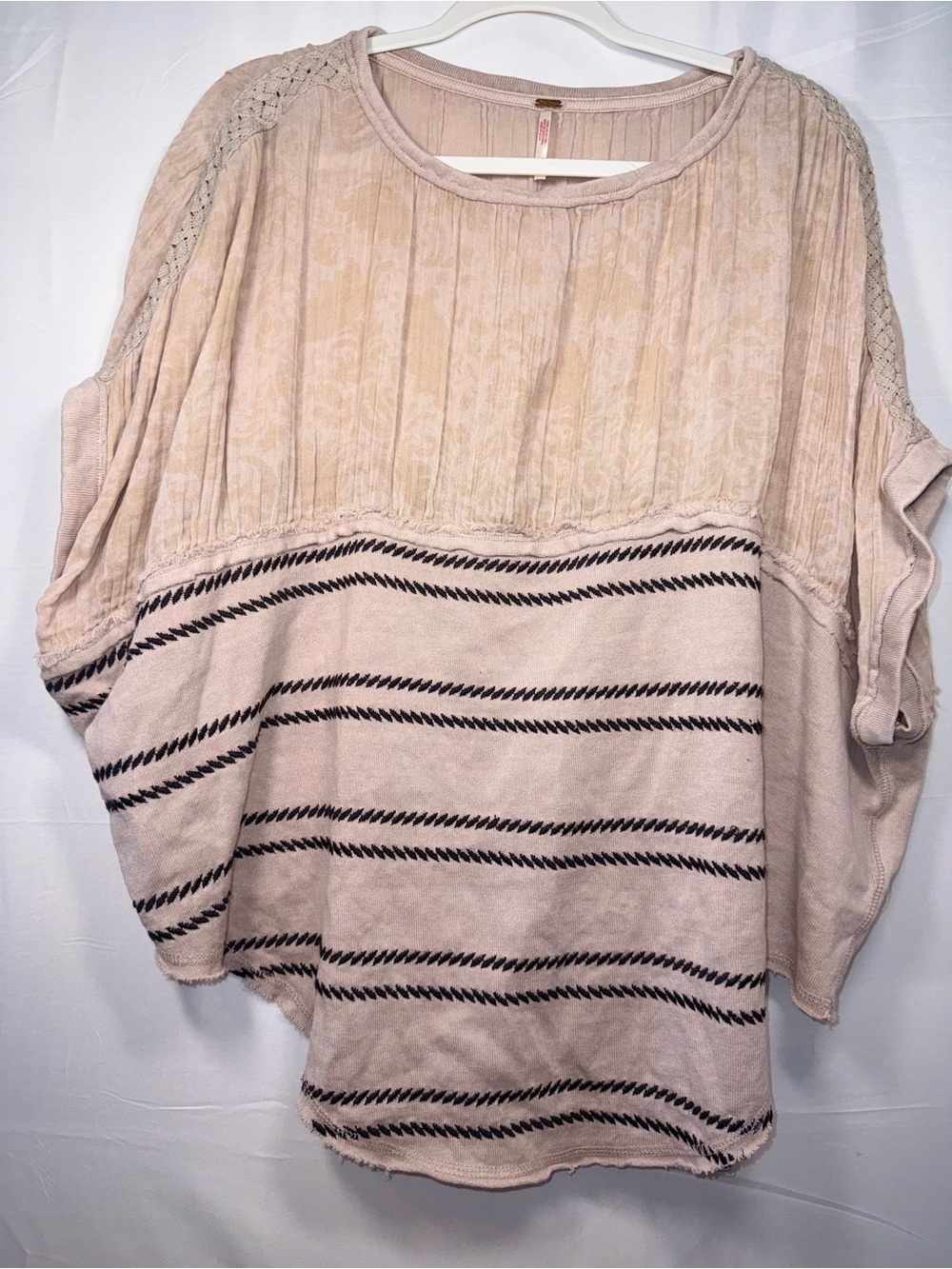 Free People Women Light Blush/Beige Striped Boho Flowy Oversized top size Small - Picture 2 of 16